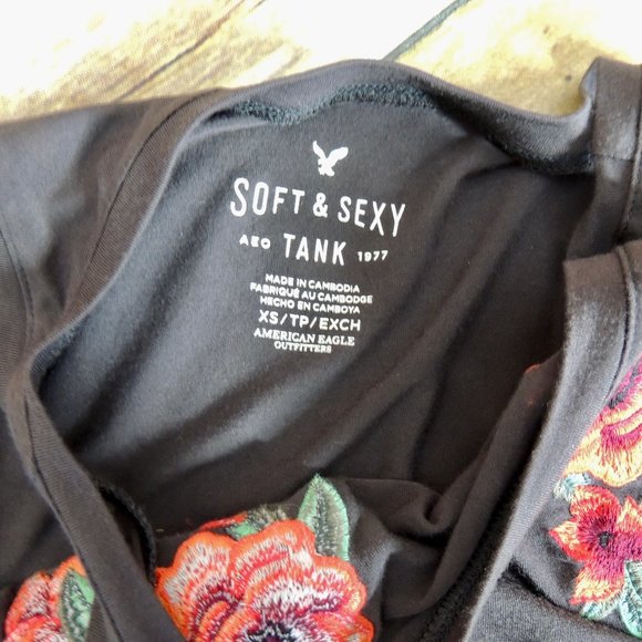 American Eagle Floral Embroidered Tank Top - Picture 3 of 5